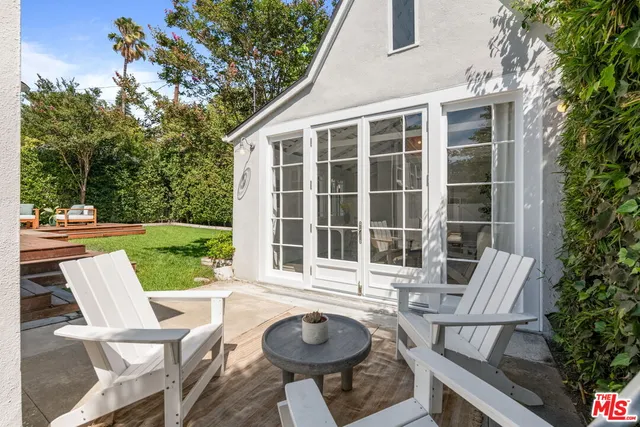 $7,500 | 234 North Ridgewood Place, Los Angeles, CA 90004