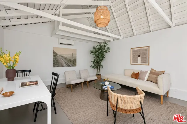 $7,500 | 234 North Ridgewood Place, Los Angeles, CA 90004