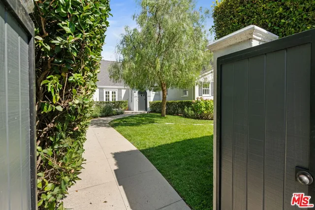 $7,500 | 234 North Ridgewood Place, Los Angeles, CA 90004