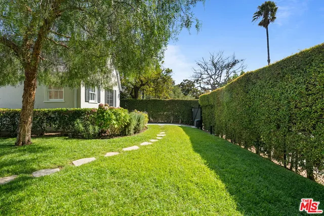 $7,500 | 234 North Ridgewood Place, Los Angeles, CA 90004