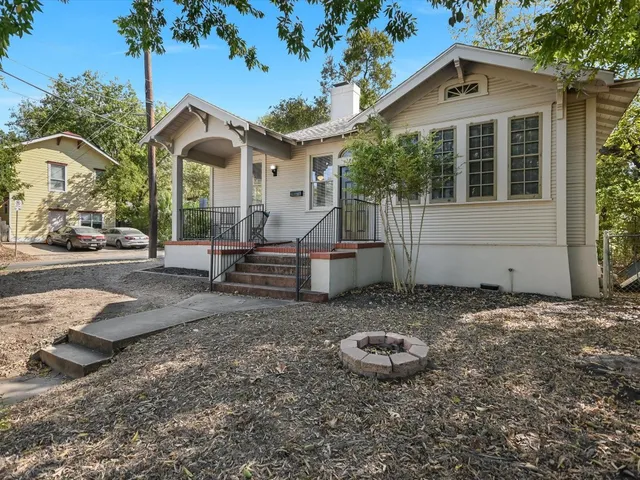 $4,800 | 805 West 28th 1/2 Street, Unit A, Austin, TX 78705