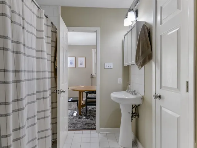 $4,800 | 805 West 28th 1/2 Street, Unit A, Austin, TX 78705