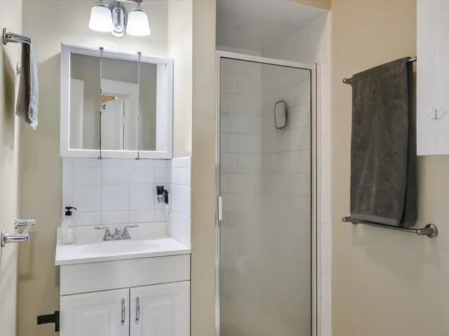 $4,800 | 805 West 28th 1/2 Street, Unit A, Austin, TX 78705