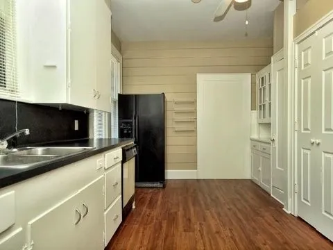 $4,800 | 805 West 28th 1/2 Street, Unit A, Austin, TX 78705