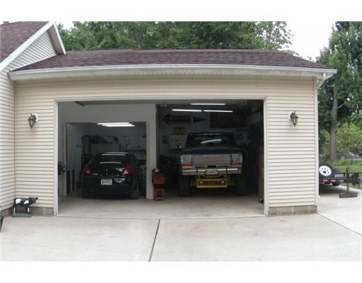 2442 East Home Road Springfield, OH 45503 - Photo 2 of 18 Gallery Image 2