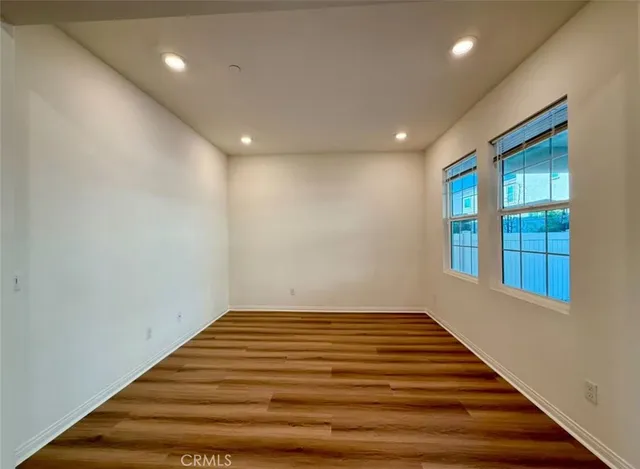 a view of empty room with window