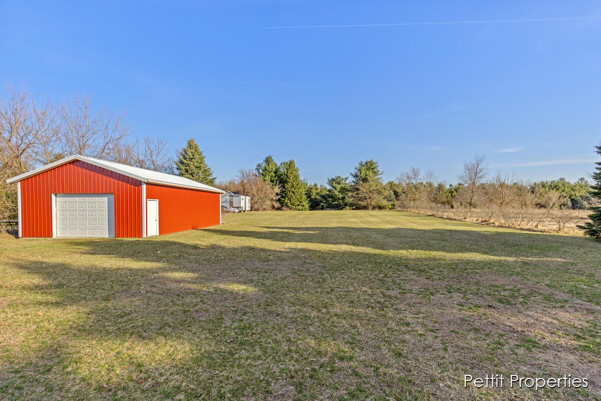 341 Woods Road Orleans, MI 48865 - Photo 2 of 21 IMG_1017 (5)