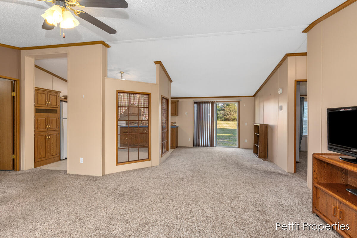 341 Woods Road Orleans, MI 48865 - Photo 5 of 21 IMG_1005 (4)