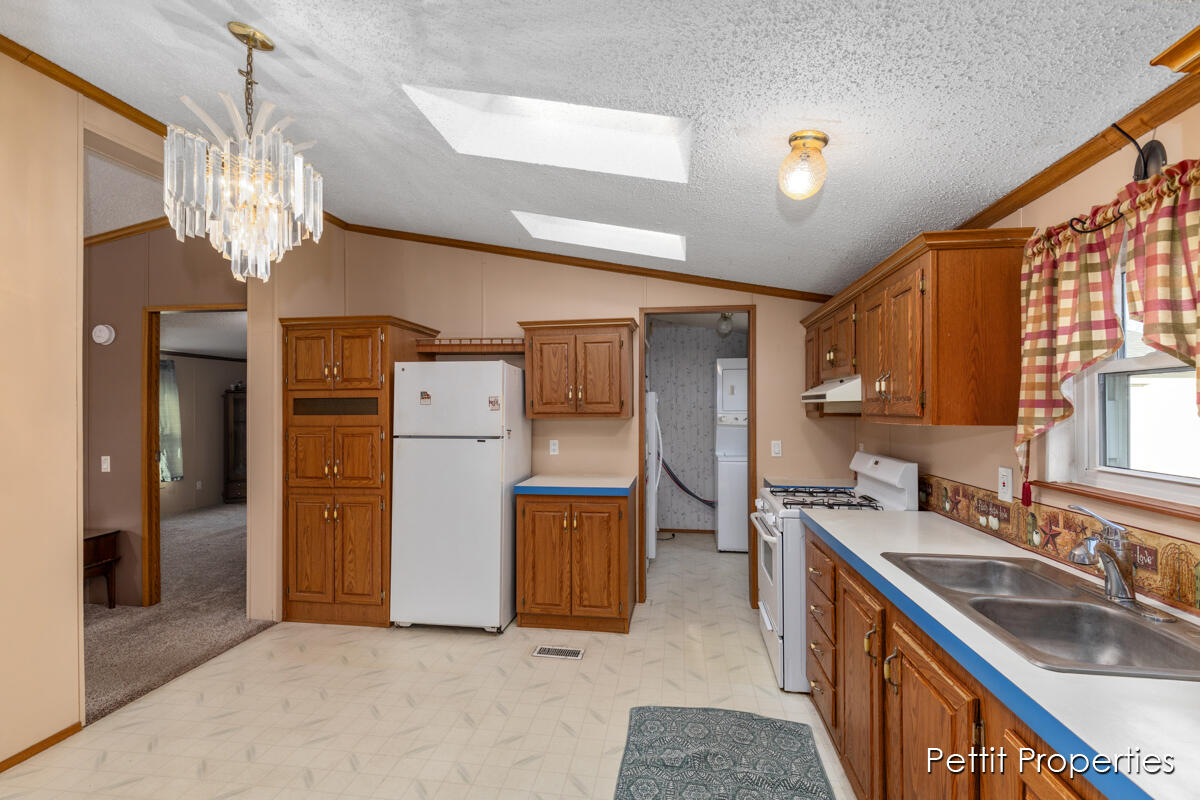 341 Woods Road Orleans, MI 48865 - Photo 9 of 21 IMG_1007 (4)