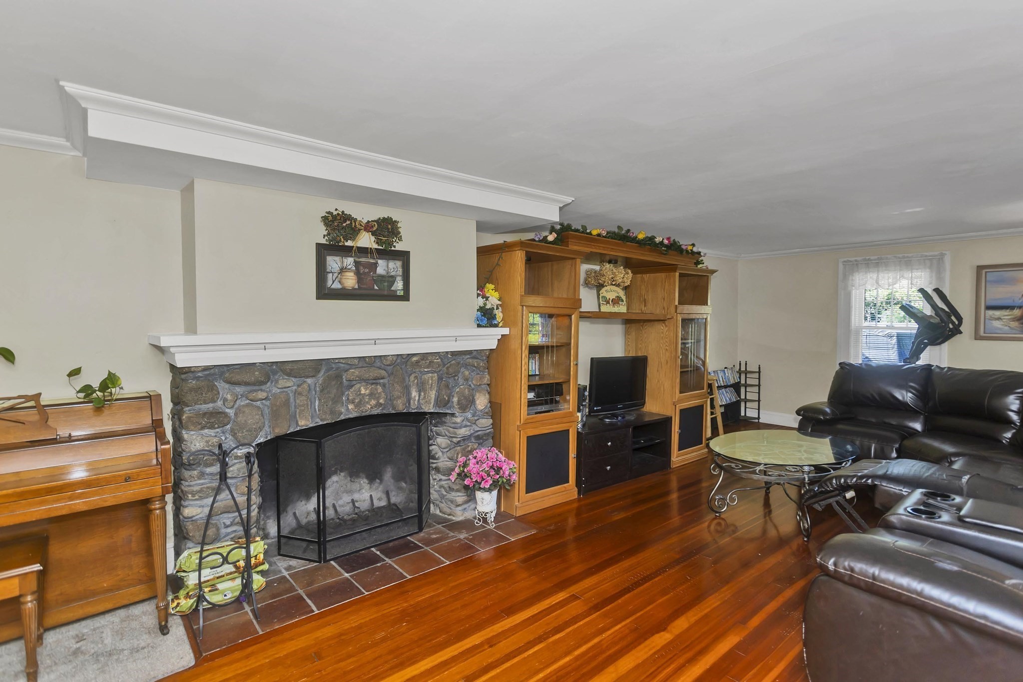 1529 Main Road Granville, MA 01034 - Photo 8 of 31 Gallery Image 8