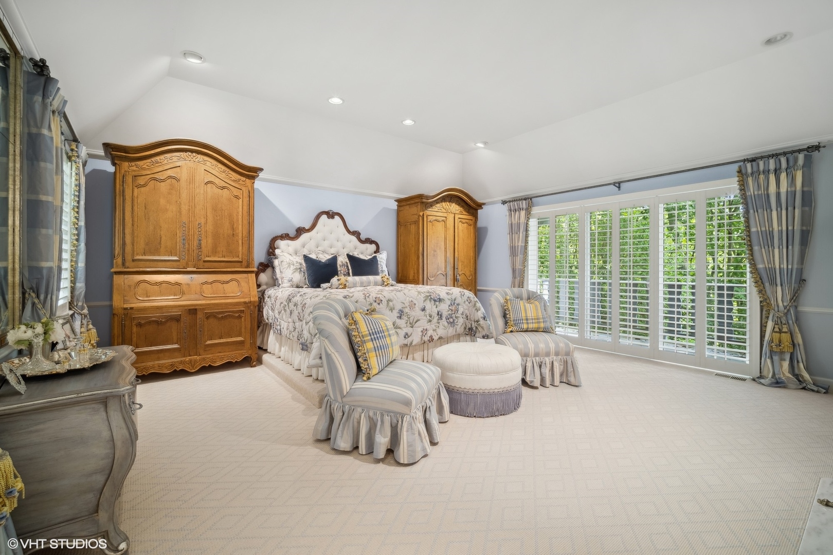 1214 Turicum Road Lake Forest, IL 60045 - Photo 18 of 37 a bedroom with furniture and a large window
