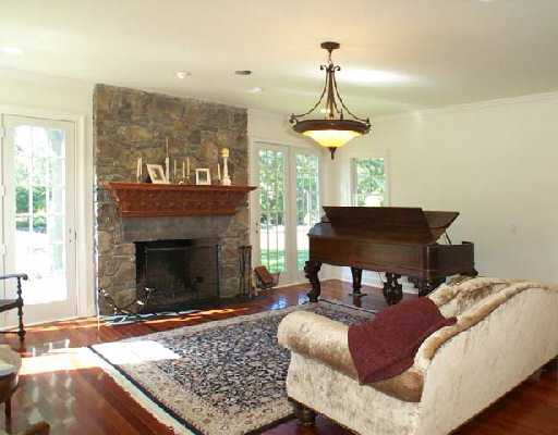 211 Touisset Road Warren, RI 02885 - Photo 2 of 5 Other.