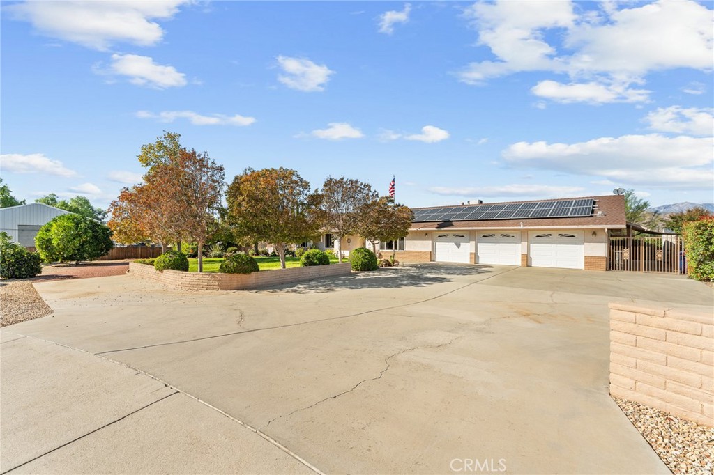 13346 Rimview Court Yucaipa, CA 92399 - Photo 3 of 60 a view of a terrace