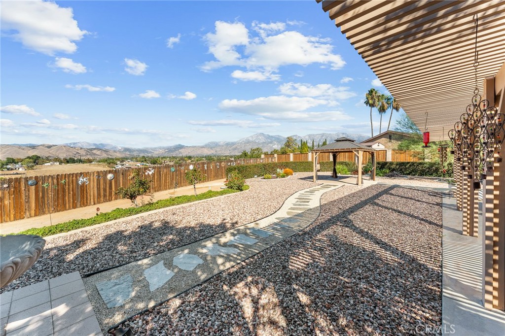 13346 Rimview Court Yucaipa, CA 92399 - Photo 40 of 60 a view of an ocean with city