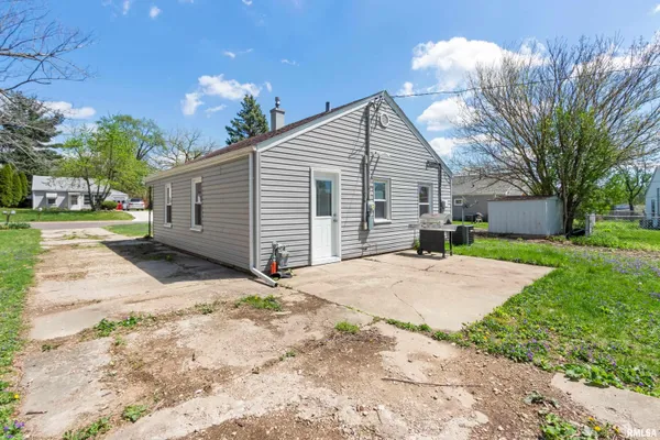 $114,900 | 5209 North Glen Elm Drive, Peoria Heights, IL 61616