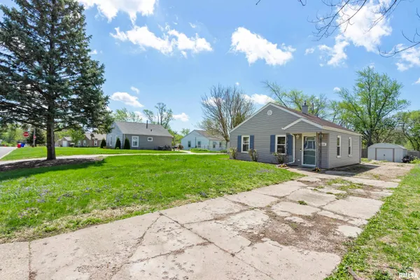 $114,900 | 5209 North Glen Elm Drive, Peoria Heights, IL 61616