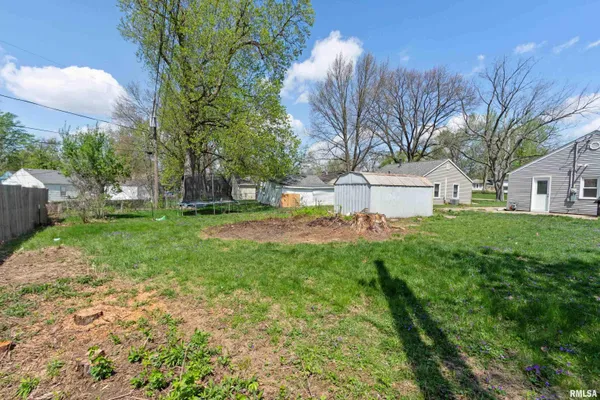 $114,900 | 5209 North Glen Elm Drive, Peoria Heights, IL 61616