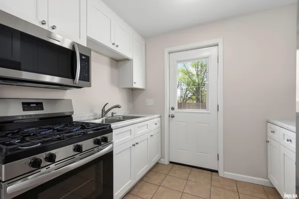 $114,900 | 5209 North Glen Elm Drive, Peoria Heights, IL 61616