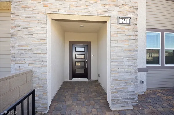 $2,200 | 254 Walsh Peak Avenue, Henderson, NV 89015