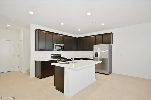 $2,200 | 254 Walsh Peak Avenue, Henderson, NV 89015