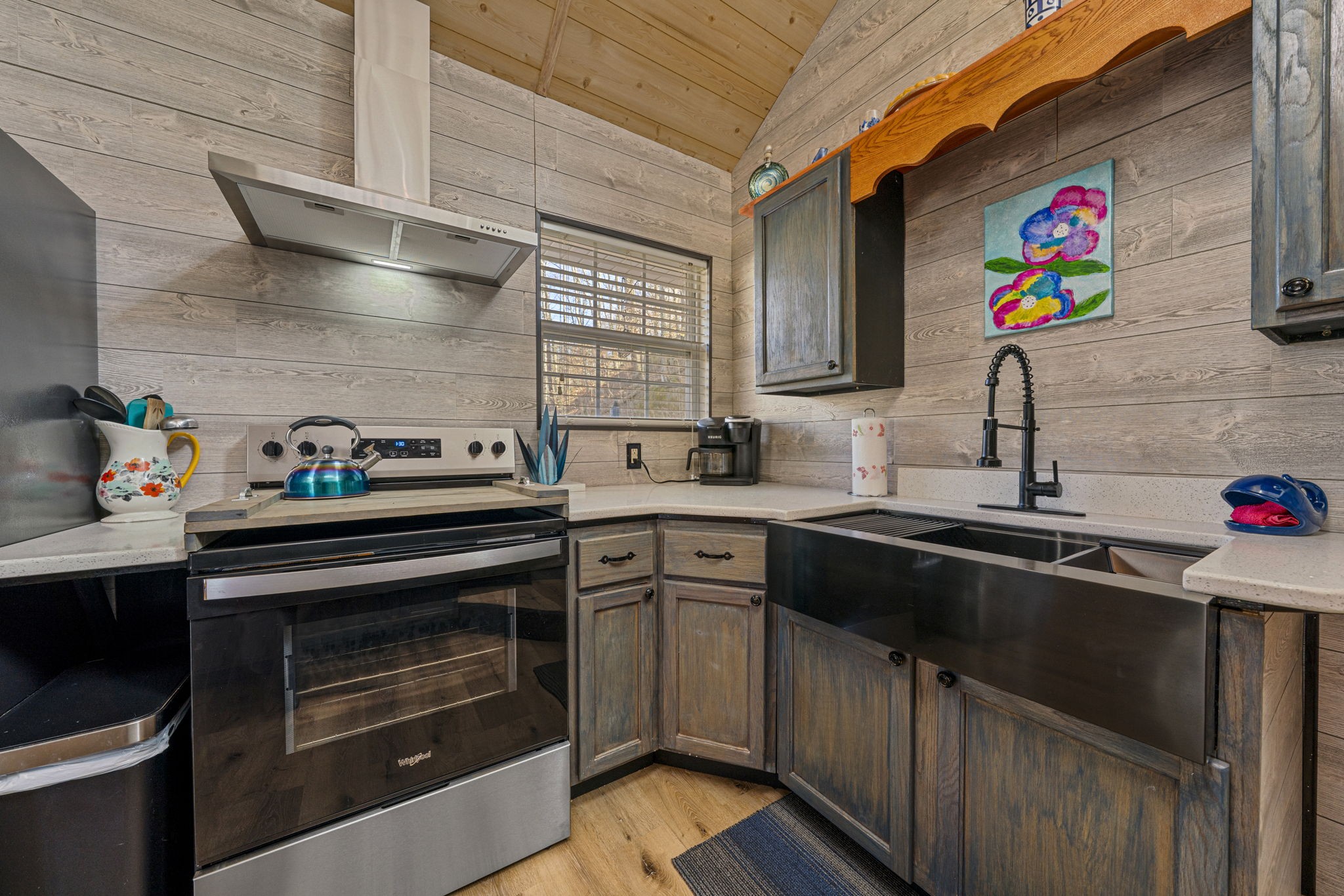 419 Jackie Dukes Road Lewisburg, KY 42256 - Photo 16 of 55 a kitchen with a sink stove and cabinets