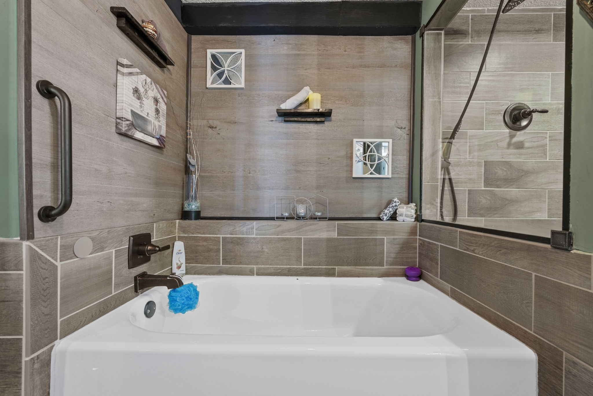 419 Jackie Dukes Road Lewisburg, KY 42256 - Photo 23 of 55 a bathroom with a tub and a shower