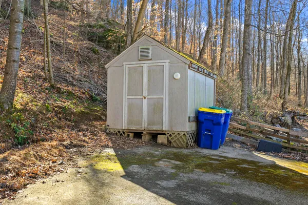 $339,500 | 419 Jackie Dukes Road, Lewisburg, KY 42256