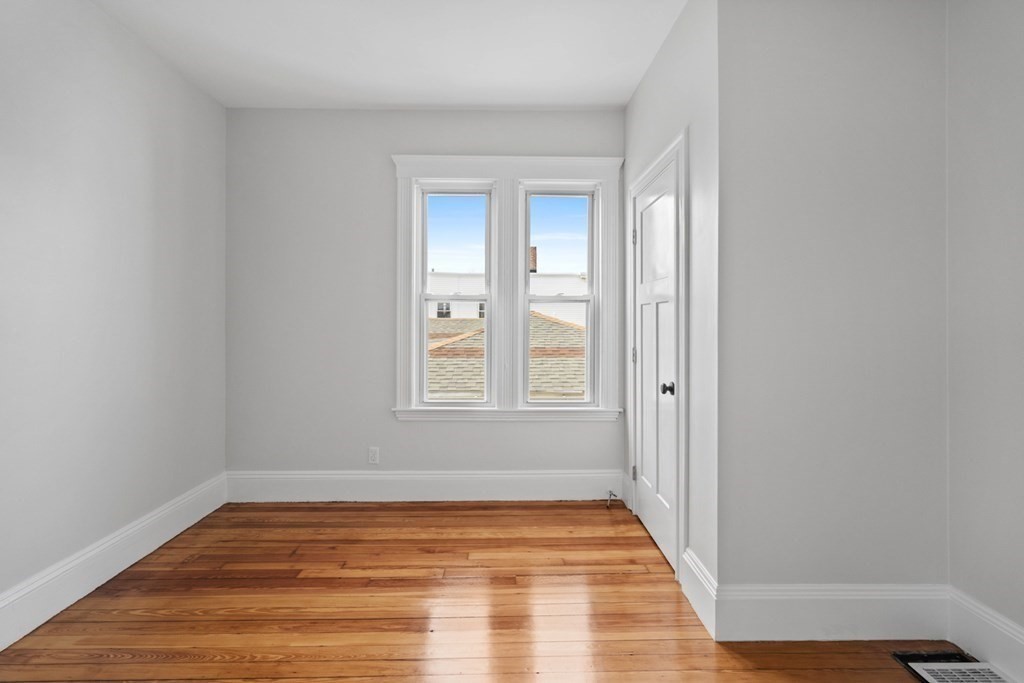 33 Harbor View Street, Unit 1 Boston, MA 02125 - Photo 7 of 12