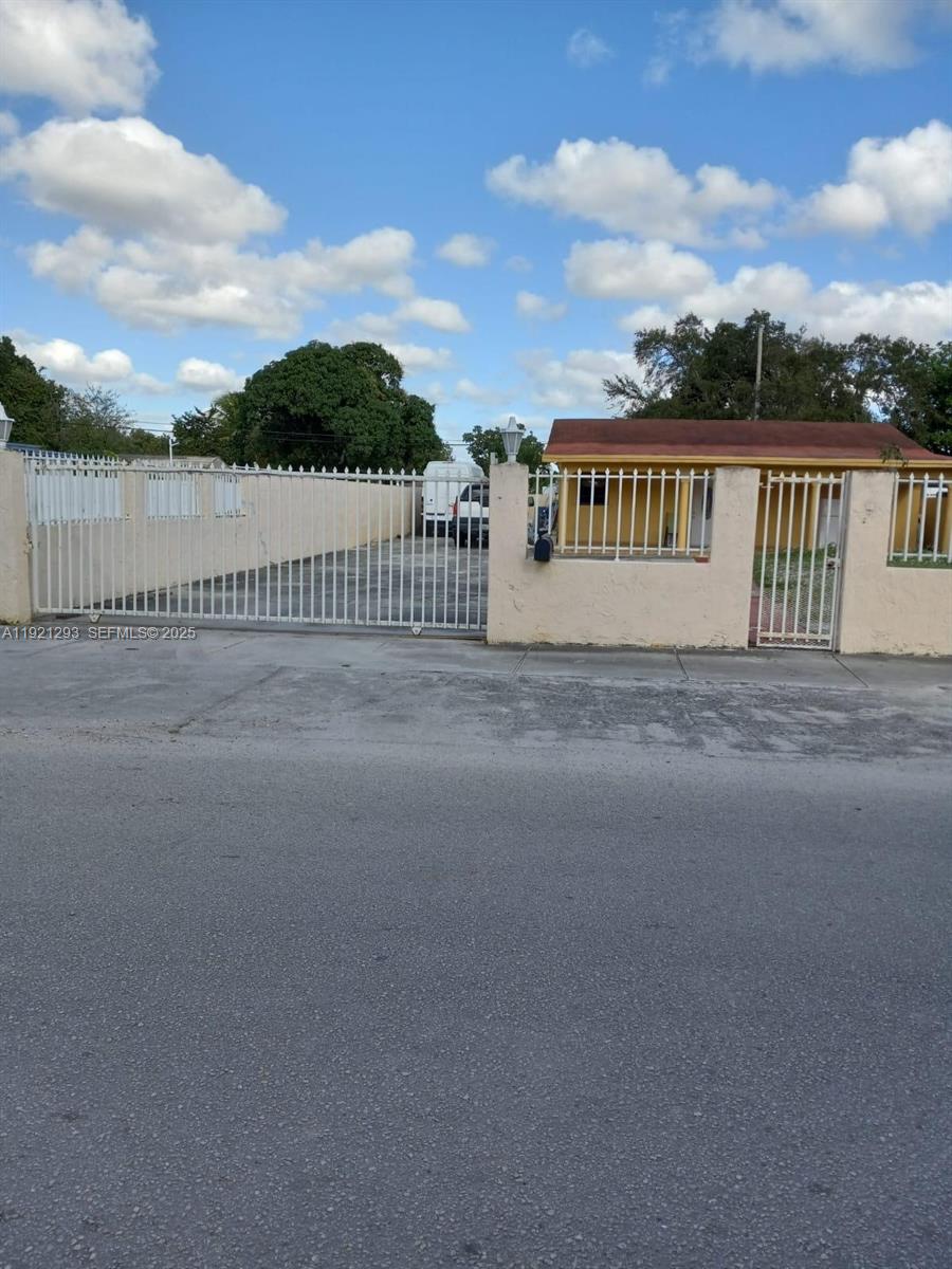 3041 Northwest 95th Terrace Miami, FL 33147 - Photo 19 of 22 a view of a terrace