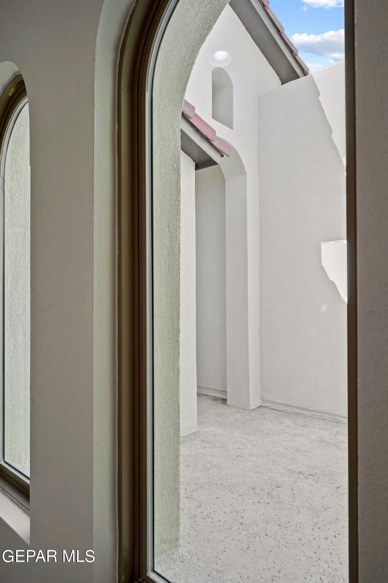 1734 Bit Way El Paso, TX 79911 - Photo 39 of 52 a view of a livingroom with a and white door