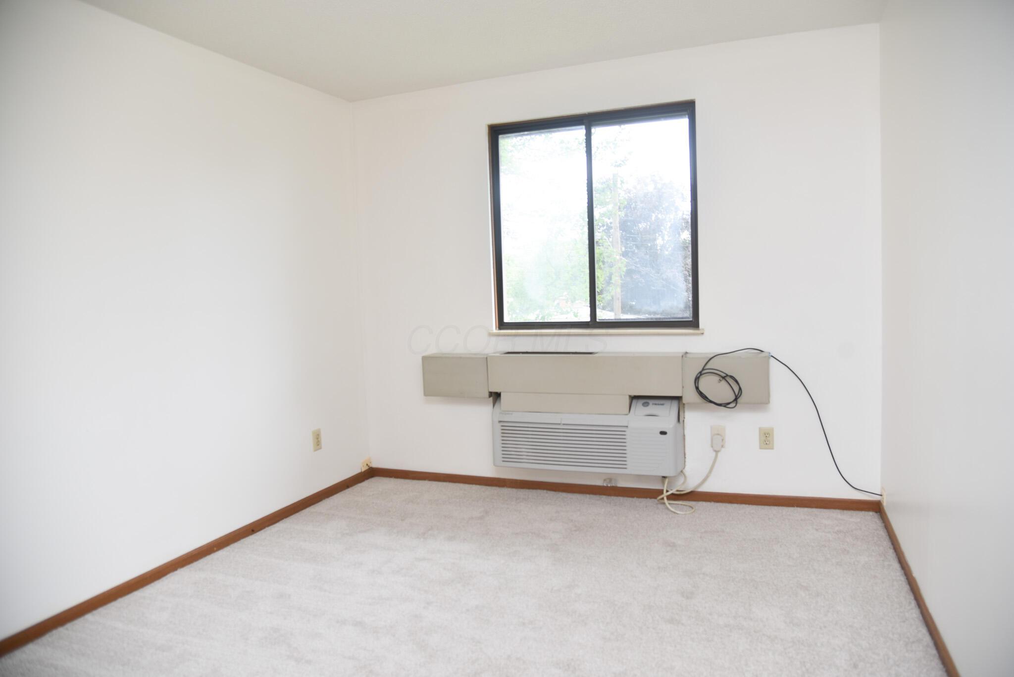 4143 Karl Road, Unit 314 Columbus, OH 43224 - Photo 13 of 28 Bedroom 2