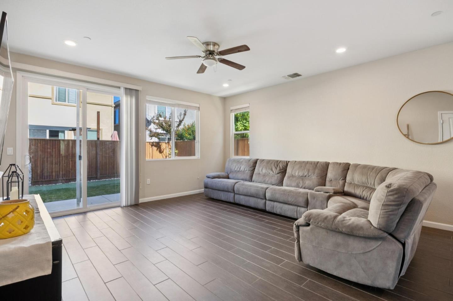 2521 Apricot Way Gilroy, CA 95020 - Photo 22 of 73