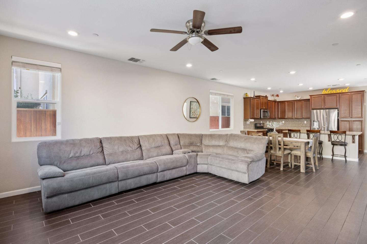 2521 Apricot Way Gilroy, CA 95020 - Photo 24 of 73