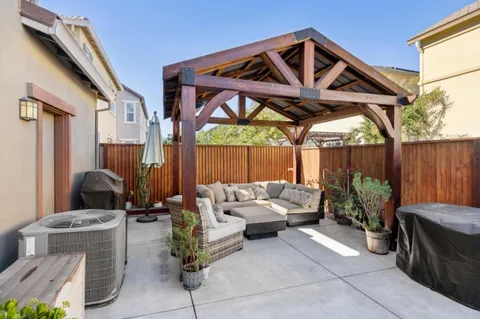 $998,000 | 2521 Apricot Way, Gilroy, CA 95020