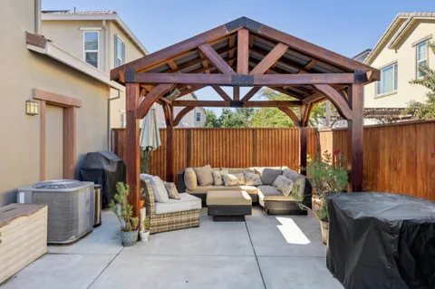 $998,000 | 2521 Apricot Way, Gilroy, CA 95020