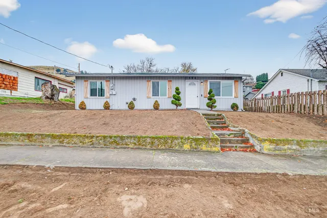 $335,000 | 406 2nd Street, Asotin, WA 99402