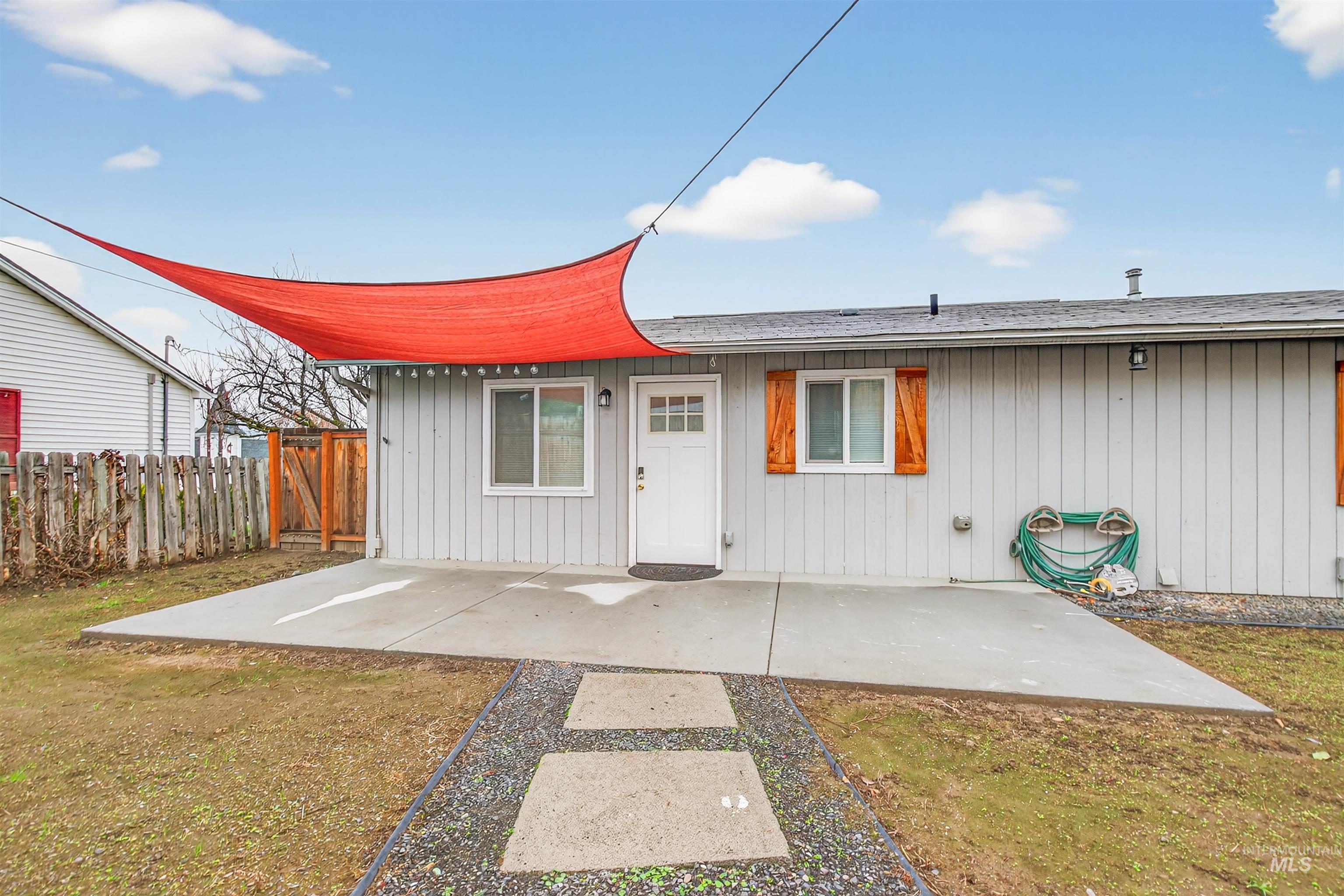 406 2nd Street Asotin, WA 99402 - Photo 23 of 37 Property entrance with a shingled roof