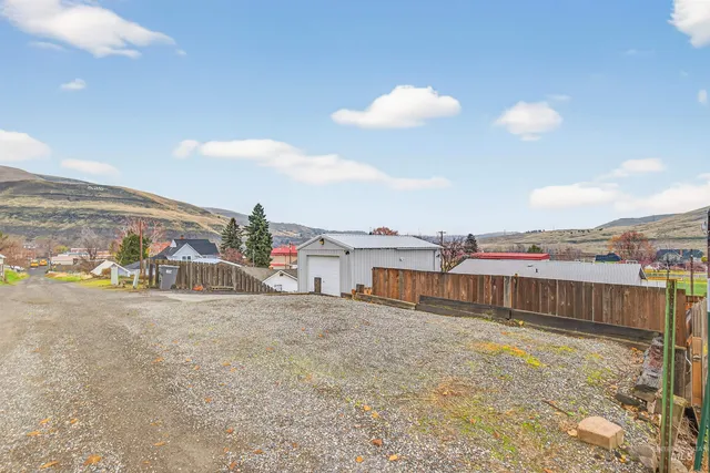 $335,000 | 406 2nd Street, Asotin, WA 99402