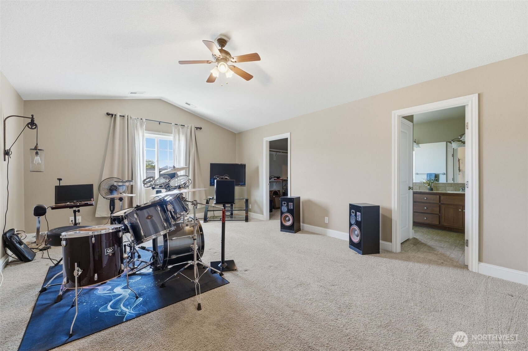 99206 East Ridgeview Drive Kennewick, WA 99338 - Photo 17 of 34