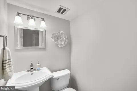 $510,000 | 7927 Central Park Circle, Alexandria, VA 22309