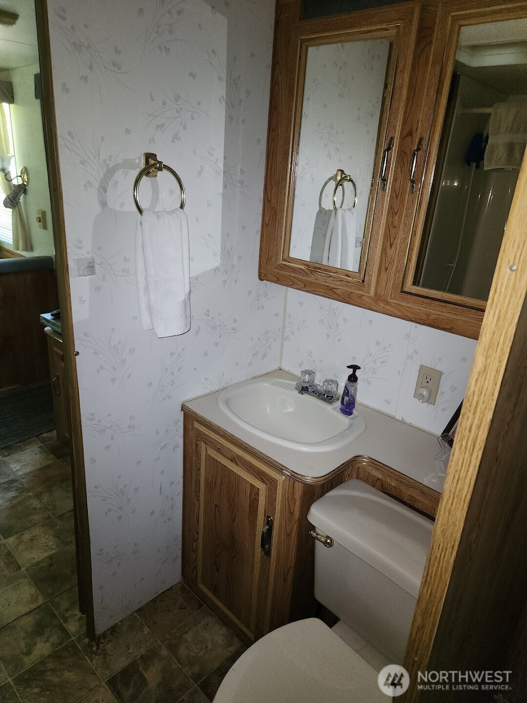 86-1 Goldrush Road Deming, WA 98244 - Photo 9 of 25