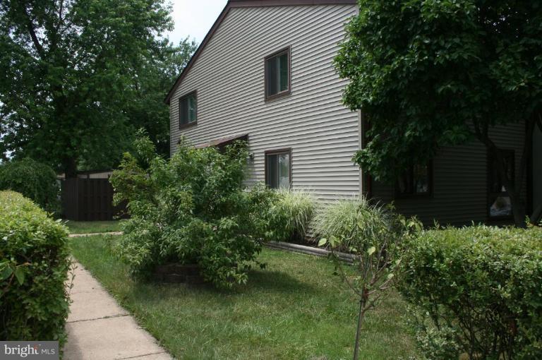 185 North Cottage Road Sterling, VA 20164 - Photo 13 of 15 Owners replaced siding, windows and roof!