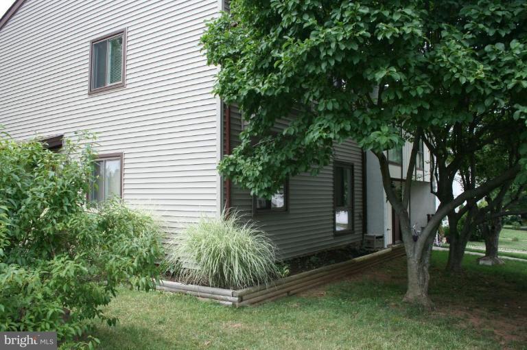 185 North Cottage Road Sterling, VA 20164 - Photo 14 of 15 Plenty of room for the gardener in you...