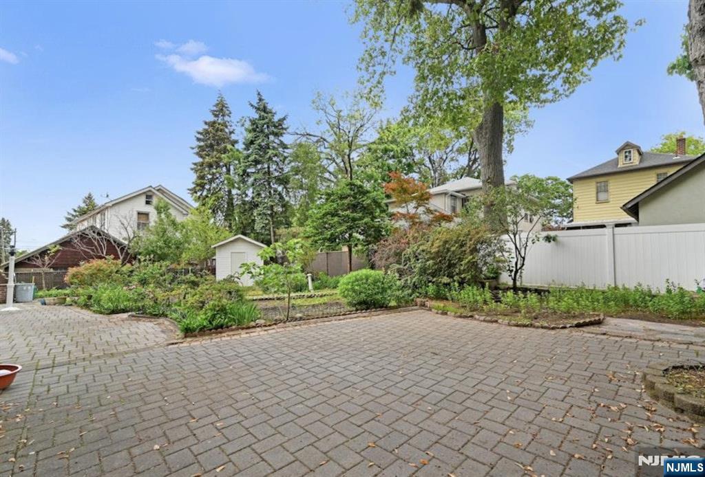 497 Oakdene Avenue Ridgefield, NJ 07657 - Photo 27 of 28 a view of a back yard