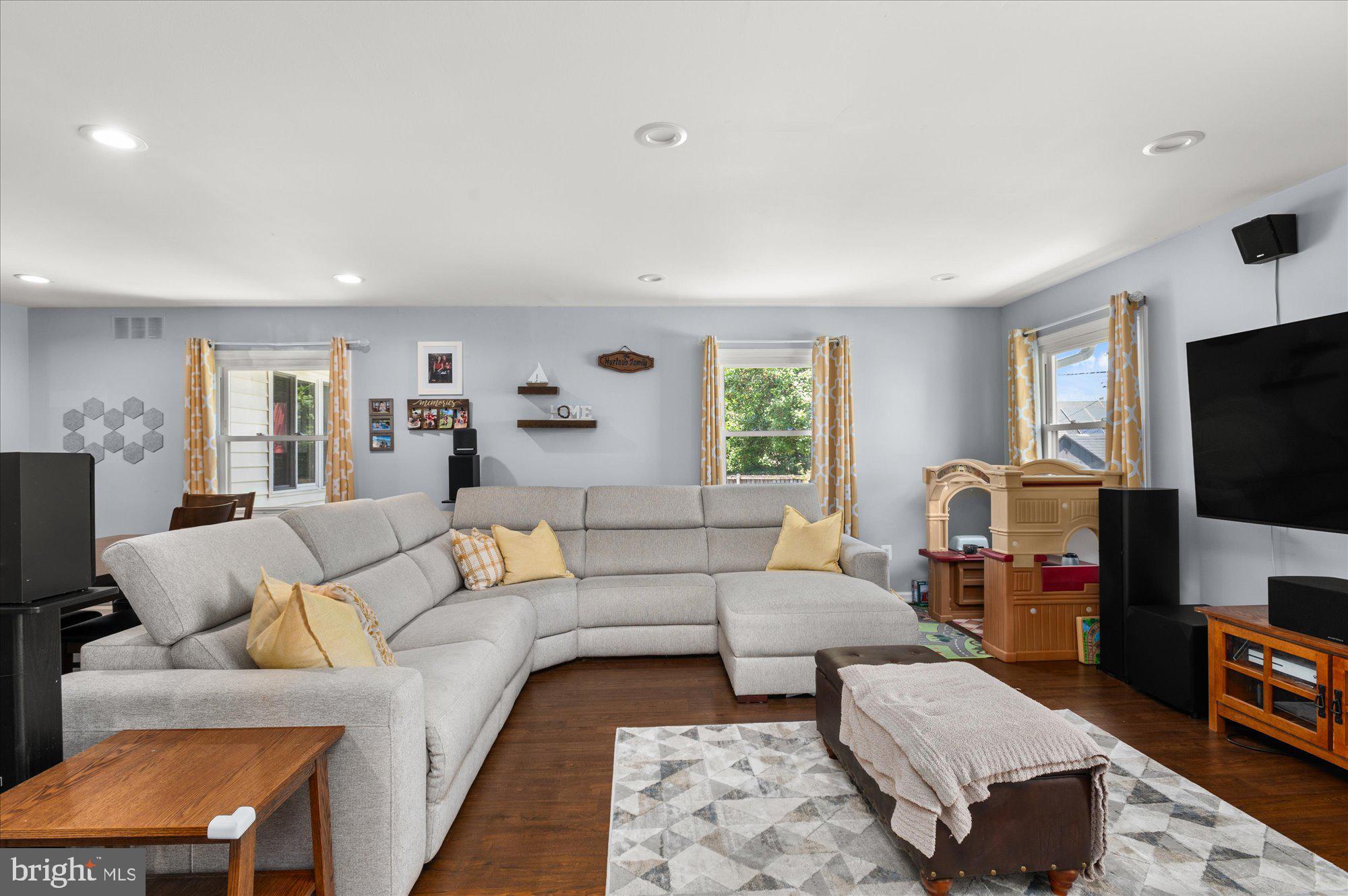 2508 Kitmore Lane Bowie, MD 20715 - Photo 5 of 28