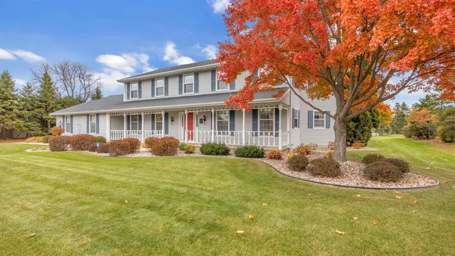 $579,900 | 909 Country Club Lane, Fond du Lac, WI 54935