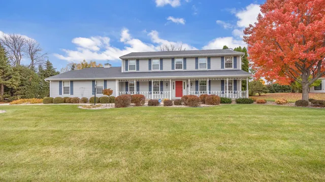 $579,900 | 909 Country Club Lane, Fond du Lac, WI 54935