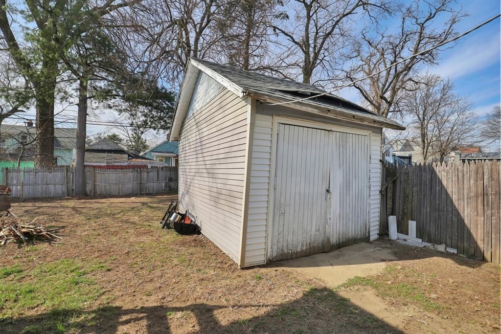 78 Governor Street Springfield, MA 01104 - Photo 26 of 31