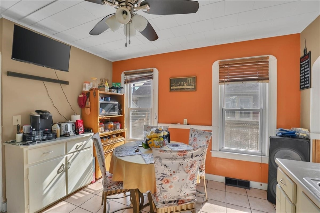 78 Governor Street Springfield, MA 01104 - Photo 8 of 31