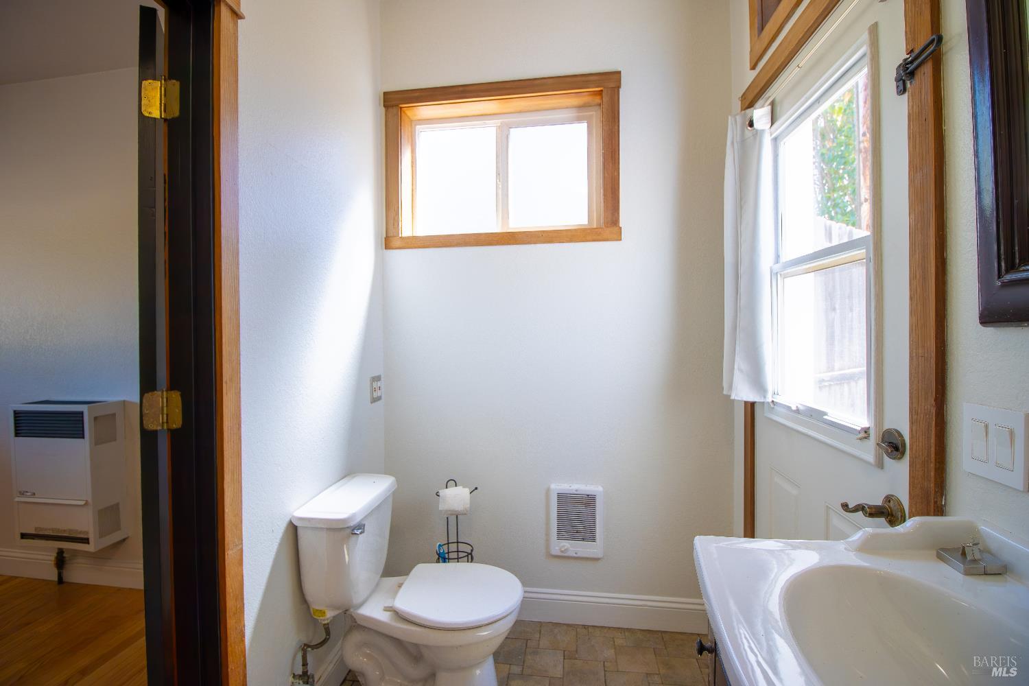 2901-2903 Rd I, Unit AC Redwood Valley, CA 95470 - Photo 44 of 61 Primary bath